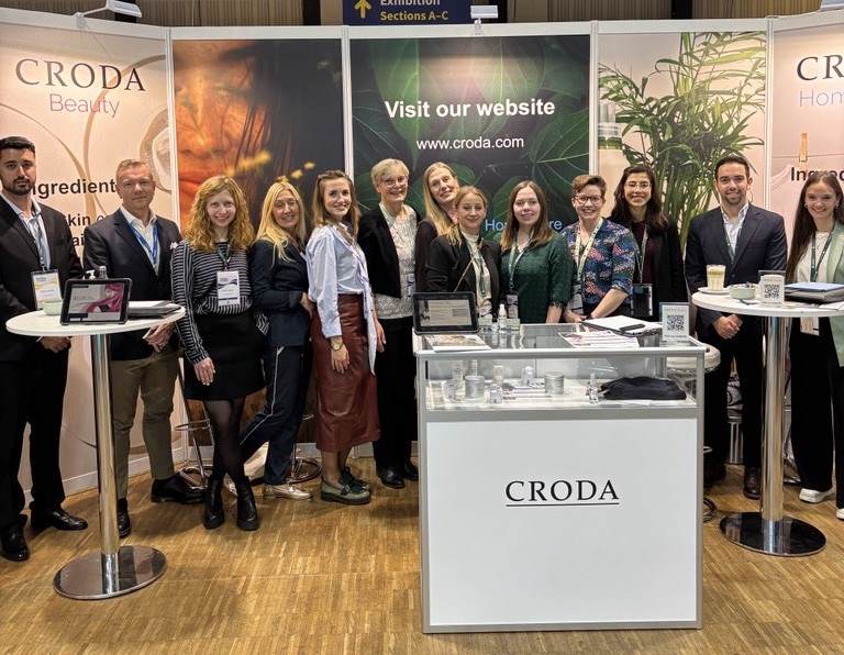 sepawa 2026 group of people on stand landscape 13 mixed white other-hair skin care