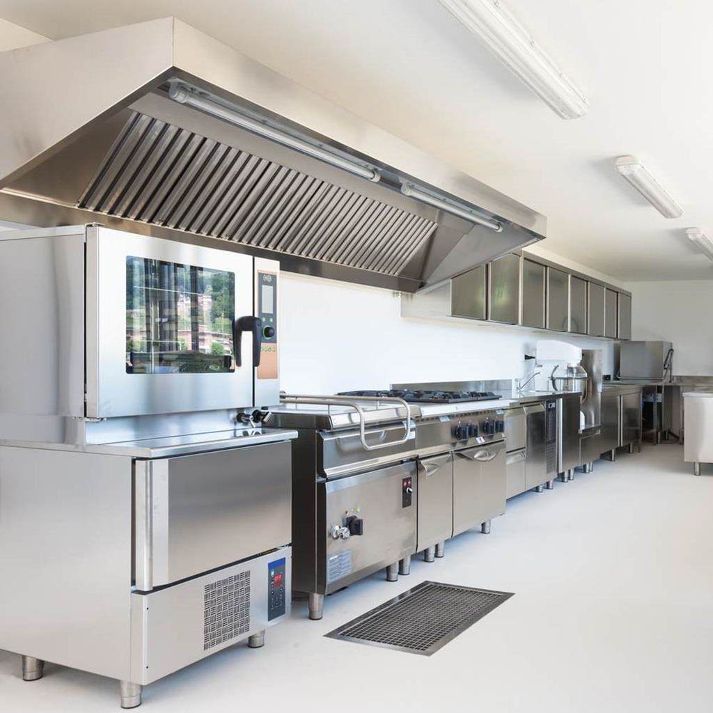Clean restaurant ovens